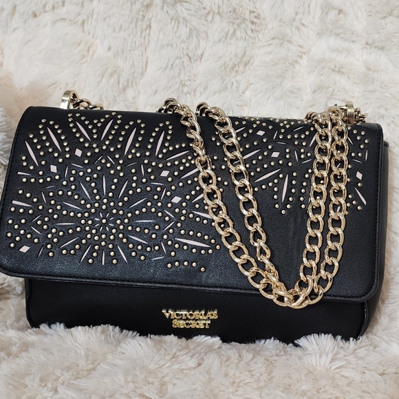 Sold - Picture 1 of 7